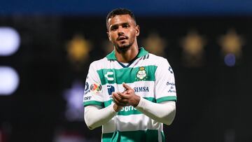 Santos Laguna anunció la salida de Alessio da Cruz y 2 jugadores más