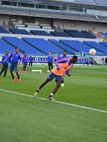 La Selección Colombia realizó el reconocimiento del Nissan Stadium, escenario en el que enfrentará a Japón este viernes a partir de las 5:20 a.m. (hora colombiana).