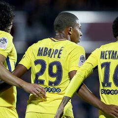 El tridente del PSG golea al Metz: Mbappé debutó y marcó