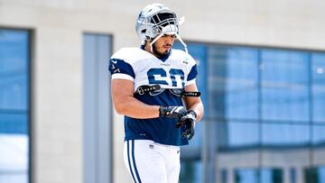 El liniero ofensivo mexicano de los Dallas Cowboys, Isaac Alarc&oacute;n, debut&oacute; durante el partido del sal&oacute;n de la fama de la NFL ante los Pittsburgh Steelers este jueves.