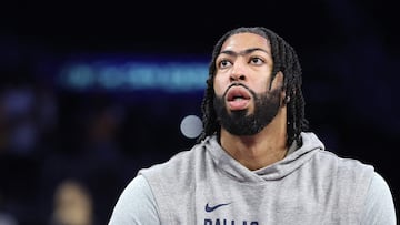Anthony Davis drops to Texas Legends