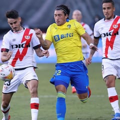 Óscar Valentín amplía su contrato con el Rayo hasta la 2024-25