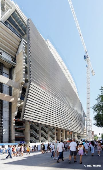Las obras de remodelaci¨®n del estadio del Real Madrid siguen a buen ritmo y encaran la recta final para su estreno la pr¨®xima temporada.