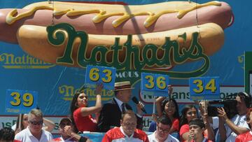 Este 4 de julio llega una edición más del Nathan's Hot Dog Eating Contest. Así nació la tradición de comer hot dogs el Día de Independencia en Estados Unidos.