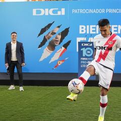 Locura en Vallecas: Falcao, presentado en Rayo Vallecano