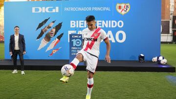 Locura en Vallecas: Falcao, presentado en Rayo Vallecano