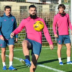 Varios clubes de Segunda y dos Primeras han tentado a Villalibre