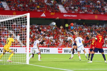 ¡Golazo de Merino de cabeza!