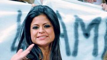 <b>La alegría del Bernabéu</b> Los goles de Raúl animan al personal en Chamartín y ella es un buen ejemplo. Luce una camiseta de la Fundación de Ayuda al Hombre, de la que corro a hacerme socio y me gustaría presidirla algún día. ¿A que usted también, señor lector? Pues eso, que se pasó por el estadio y nos regaló esa sonrisa 10.