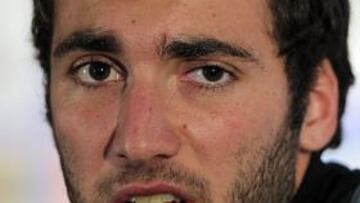 Higuaín: "Maradona es un gran motivador, sabe mantener a todos contentos y confiados"