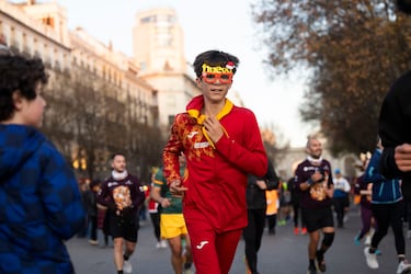 Mucho humor, alegría y disfraces en la carrera popular de la San Silvestre Vallecana. 