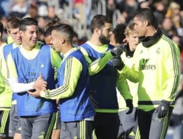 James Rodríguez se destaca en el primer día con el nuevo entrenador del Real Madrid, Zinedine Zidane.