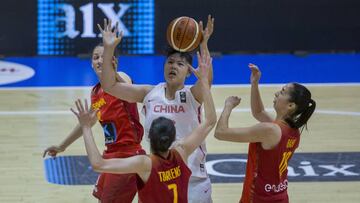 España somete a China con una Alba Torrens estelar