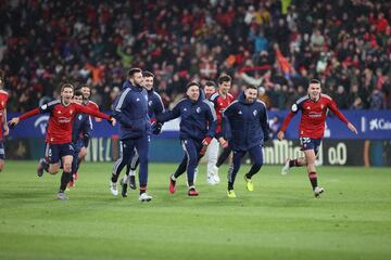La fiesta del conjunto rojillo tras terminar el partido.