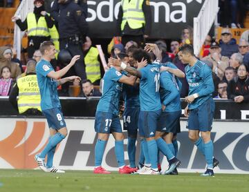 Los jugadores celebran el 1-3 de Marcelo. 