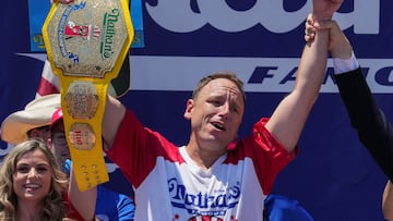 Joey Chestnut, ganador del Nathan’s Hot Dog Contest 2025.