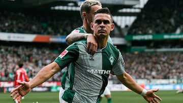 Rafael Santos Borré durante un partido de Werder Bremen.