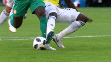 El VAR anuló el penalti de Sánchez sobre Mané