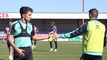 El Tenerife ficha a Adrián Herrera y lo cede al Zamora
