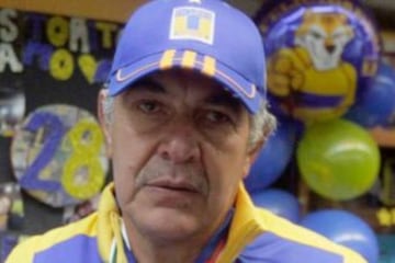 Tras coronarse con Tigres en el Apertura 2011, Tuca cumplió con la tradición, ¿o cábala?