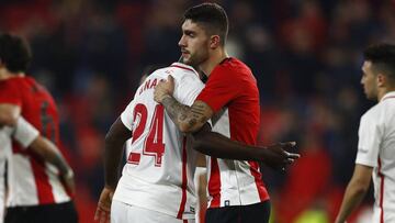 Unai Núñez saluda a Gnanon.