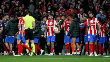 Enfrentamiento entre los jugadores del Atlético y del Manchester City.