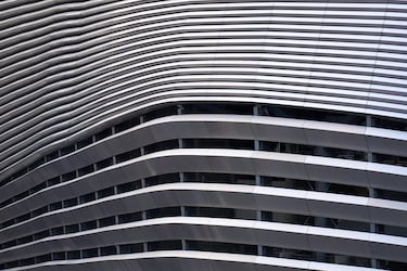 Detalle de las lamas metálicas del nuevo estadio Santiago Bernabéu.