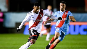 Miguel Borja en un partido de River Plate.