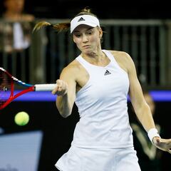 Rybakina impone la ley kazaja antes de España