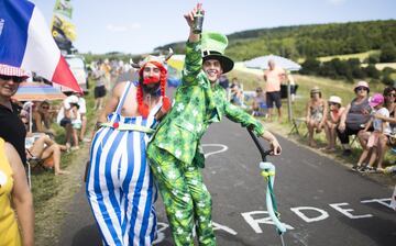 Aficionados presentes durante la 15ª etapa del Tour de Francia 2017. 