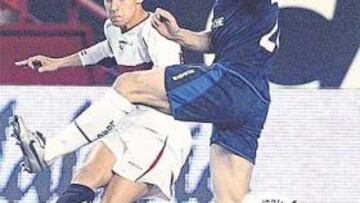 <b>EXPULSADO. </b>Jesús Navas fue expulsado en la segunda parte, aunque el tiempo que estuvo en el campo lo hizo bien.