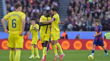 El jugador del Villarreal, Pape Gueye, celebra el 2-1 al Barcelona.