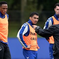 Rafa Benítez: "Yerry Mina está cerca de estar en forma"