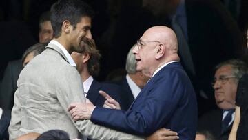 Galliani saluda a Djokovic en el Bernabéu.