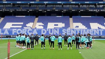 La plantilla del Espanyol, en el RCDE Stadium.