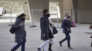 El diputado de UPN, Sergio Sayas, a su llegada a la sede de Unión del Pueblo Navarro (UPN) donde se va a celebrar un Consejo Político tras el voto de los diputados contrarios a la reforma laboral contra el criterio del partido, a 5 de febrero de 2022, en Pamplona, Navarra (España). El partido ha convocado este Consejo Político, formado por 232 representantes, para tratar la negativa de Sergio Sayas y Carlos García Adanerodo, que rechazaron la reforma laboral en el Congreso. Según señaló el presidente, el partido ha pedido el acta a los dos diputados ya que “no representan a UPN y no pueden seguir en el partido”.
05 FEBRERO 2022
Eduardo Sanz / Europa Press
05/02/2022