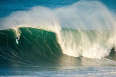 No es que vote al Partido Popular, sino que coge esta ola que rompe hacia la derecha (mirando hacia la orilla). 