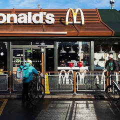 Why are Americans eating less fast food?