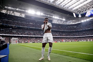 Vinicius celebra su gol a Osasuna.