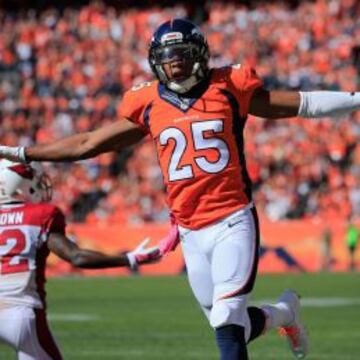 Chris Harris JR. Uno de esos cornerbacks que dominan su &aacute;rea del campo con tir&aacute;nica superioridad.
 