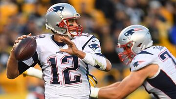 PITTSBURGH, PA - OCTOBER 23: Tom Brady #12 of the New England Patriots drops back to pass in the second half during the game against the Pittsburgh Steelers at Heinz Field on October 23, 2016 in Pittsburgh, Pennsylvania.   Joe Sargent/Getty Images/AFP
 == FOR NEWSPAPERS, INTERNET, TELCOS &amp; TELEVISION USE ONLY ==