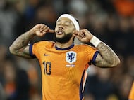 Dutch coach points to fitness as the missing piece as he weighs his side’s attacking options before facing Ecuador.