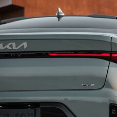 El artífice del Kia K3 y K4: dos sedanes que no son los clásicos sedanes