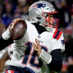 How does Mac Jones' first year compare to Tom Brady's first year?