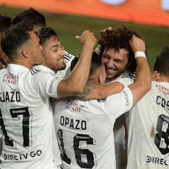 ¡500 goles! Colo Colo amplió su ventaja sobre la U en clásicos