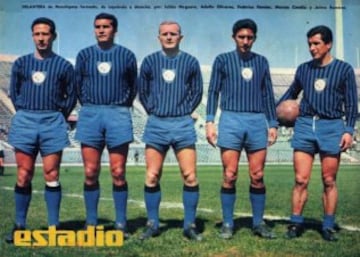 En los 40', 50' y principios de los 60' Huachipato se vistió como la selección chilena. De ahí en más se apoderó e sus colores negro y azul.