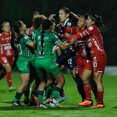 Agresiones sin expulsiones en La Equidad vs. América Femenino
