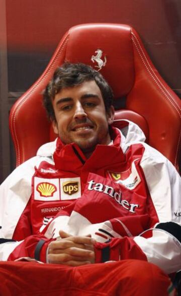 Fernando Alonso en los boxes durante los últimos entrenamientos libres previa a la calificacion para el GP de Cánada en el Circuito Gilles Villeneuve en Montreal