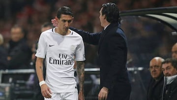 Di María al ser sustituido por Emery.