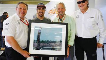 Fernando Alonso ya tiene su foto liderando la Indy 500